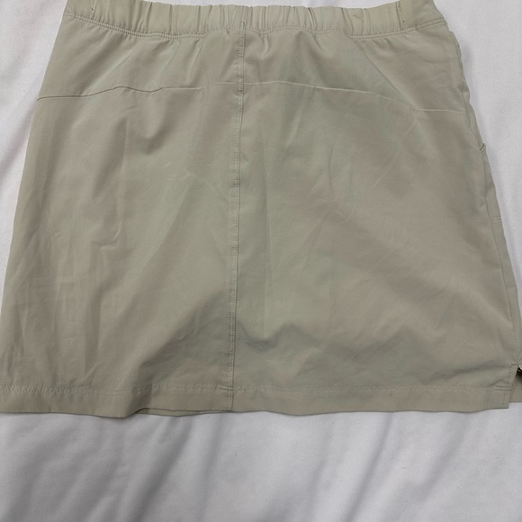 White sierra skort - Picture 3 of 4